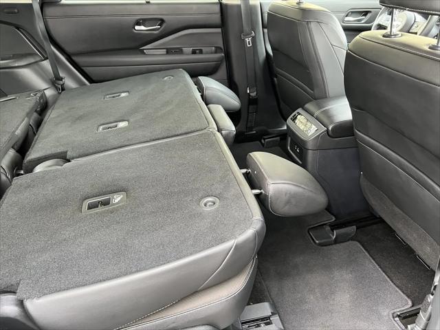 2025 Nissan Pathfinder SL 4WD