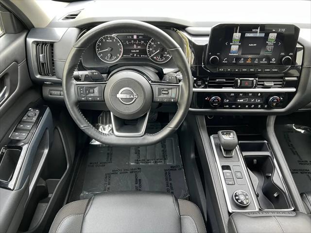 2025 Nissan Pathfinder SL 4WD