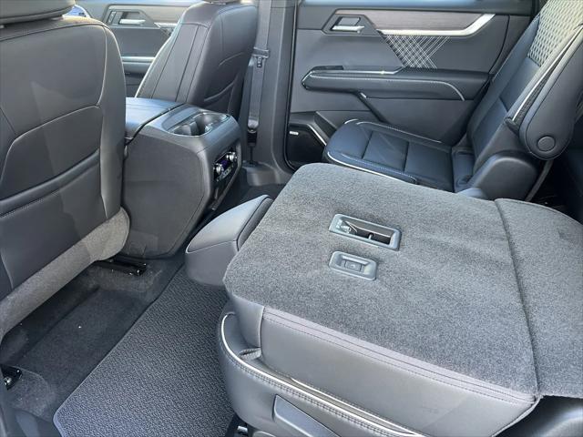 2026 GMC Acadia Denali AWD