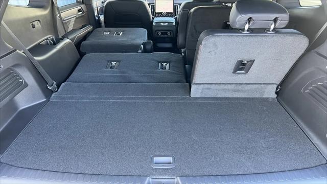 2026 GMC Acadia Denali AWD