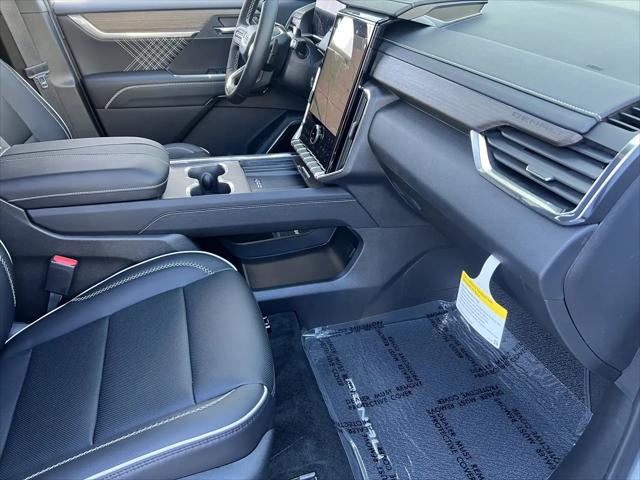2026 GMC Acadia Denali AWD