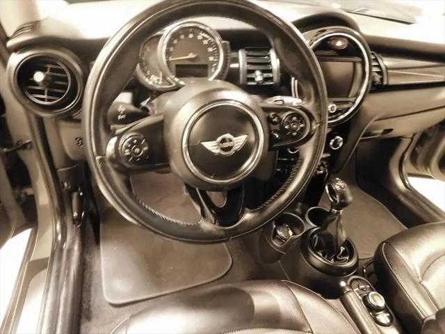 2017 MINI Hardtop Cooper