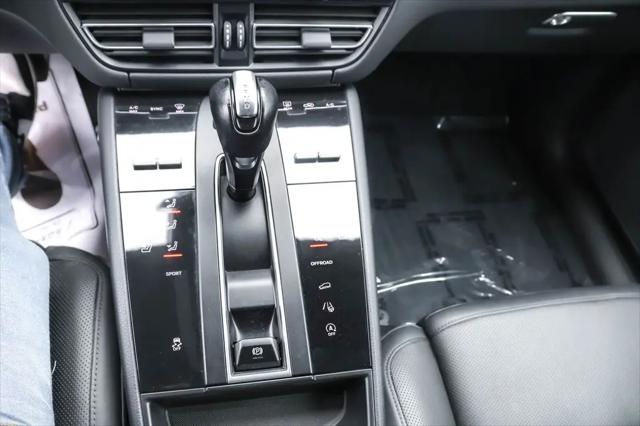 2023 Porsche Macan Macan