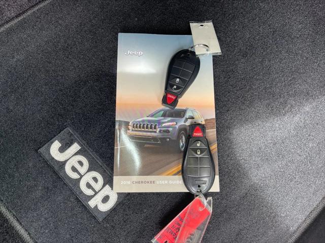 2016 Jeep Cherokee Altitude