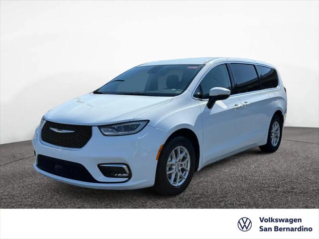 2023 Chrysler Pacifica Touring L for sale in San Bernardino, CA