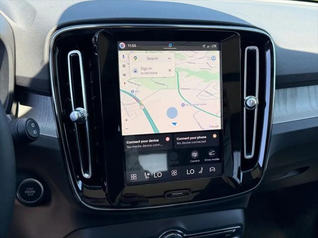 2026 Volvo XC40 Plus, B5 AWD Gas (mild hybrid), Dark
