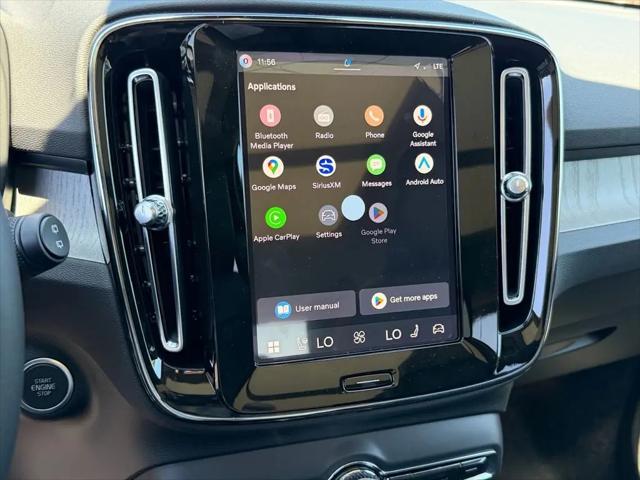 2026 Volvo XC40 Plus, B5 AWD Gas (mild hybrid), Dark