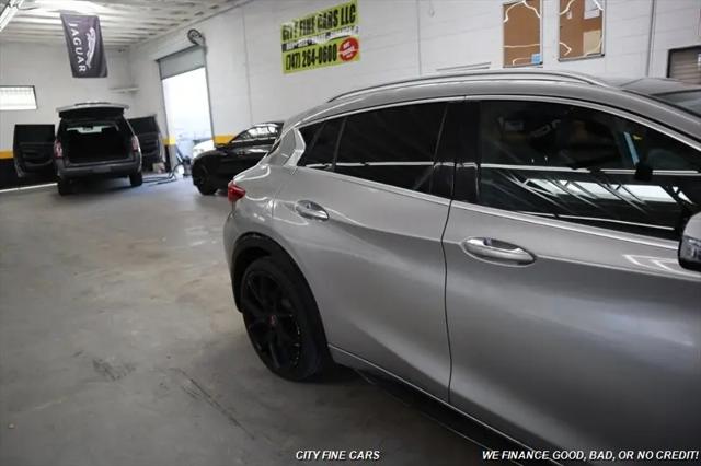 2019 INFINITI QX30 ESSENTIAL