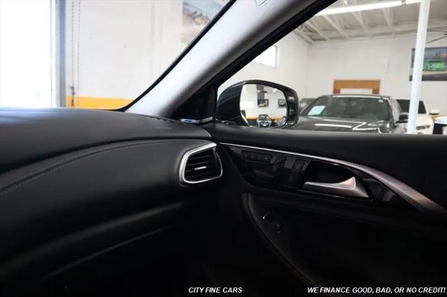 2019 INFINITI QX30 ESSENTIAL