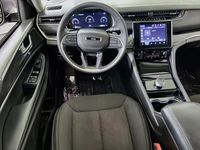 2023 Jeep Grand Cherokee Laredo 4x4