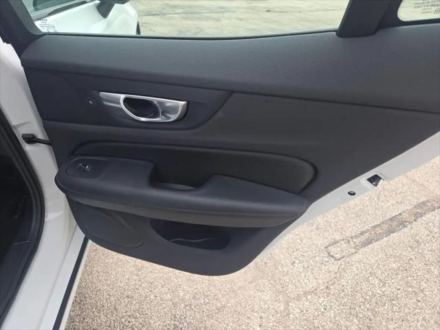 2024 Volvo S60 B5 Core Dark Theme
