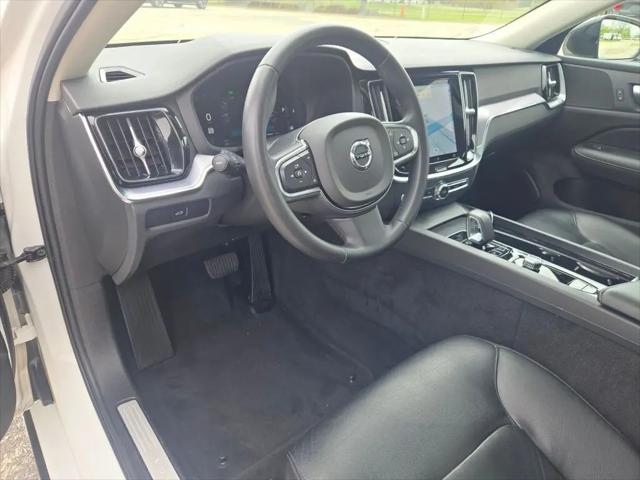 2024 Volvo S60 B5 Core Dark Theme