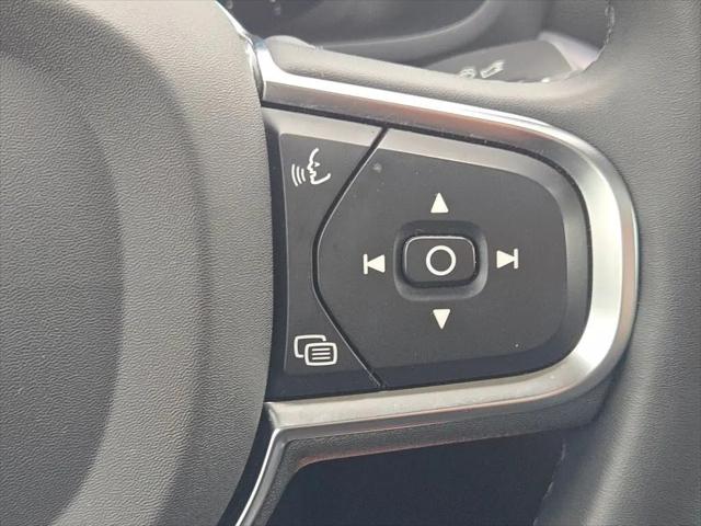 2024 Volvo S60 B5 Core Dark Theme