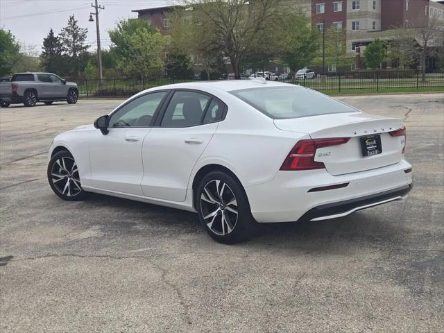 2024 Volvo S60 B5 Core Dark Theme
