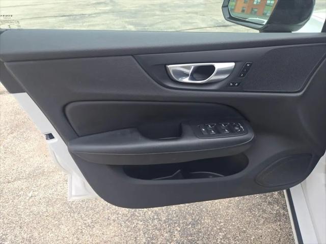 2024 Volvo S60 B5 Core Dark Theme