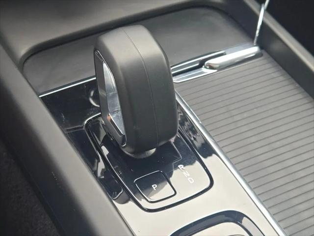 2024 Volvo S60 B5 Core Dark Theme