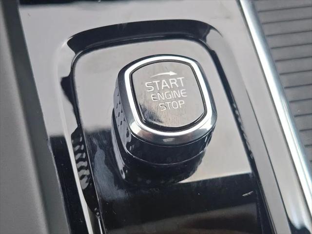 2024 Volvo S60 B5 Core Dark Theme