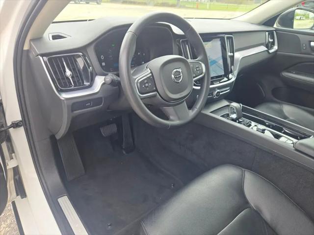2024 Volvo S60 B5 Core Dark Theme