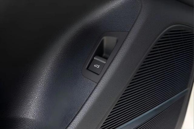 2023 Audi Q8 Premium Plus 55 TFSI quattro Tiptronic