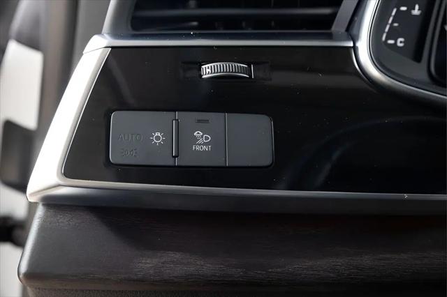 2023 Audi Q8 Premium Plus 55 TFSI quattro Tiptronic
