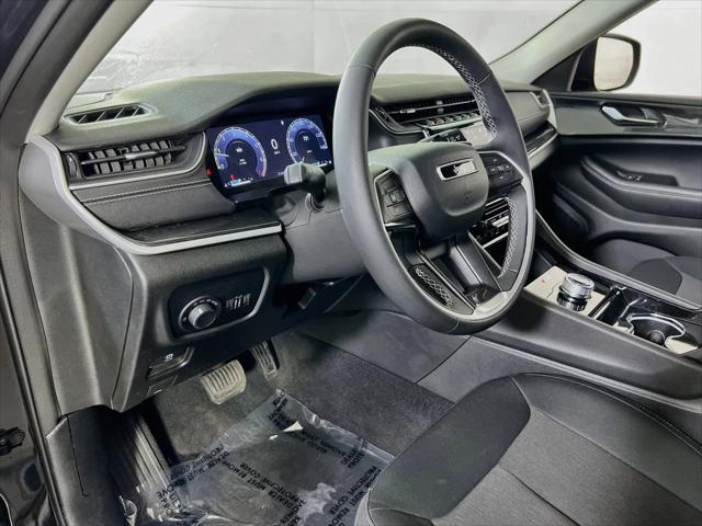 2023 Jeep Grand Cherokee Laredo 4x4