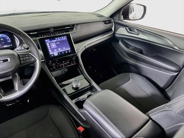 2023 Jeep Grand Cherokee Laredo 4x4