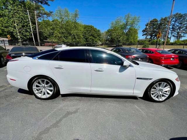 2013 Jaguar XJ Standard