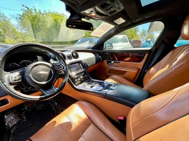 2013 Jaguar XJ Standard