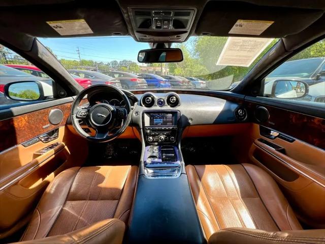 2013 Jaguar XJ Standard