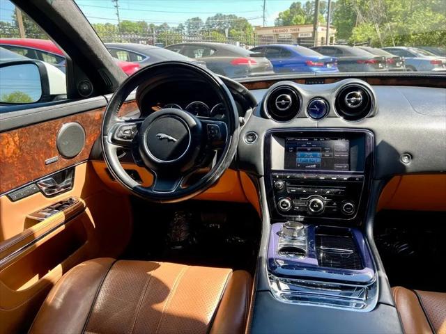 2013 Jaguar XJ Standard