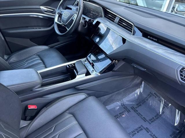 2024 Audi e-tron Prestige quattro