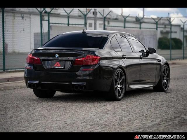 2016 BMW M5 Standard