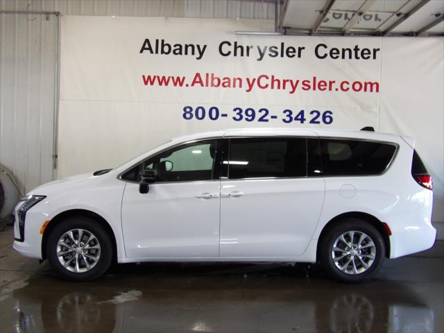 2027 Chrysler Pacifica Select for sale in Albany, MN