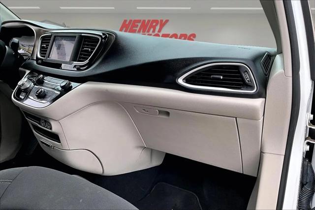 2023 Chrysler Voyager LX