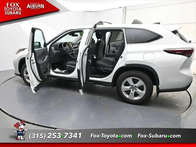 2025 Toyota Highlander LE