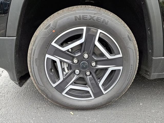 2026 Jeep Cherokee Laredo 4x4
