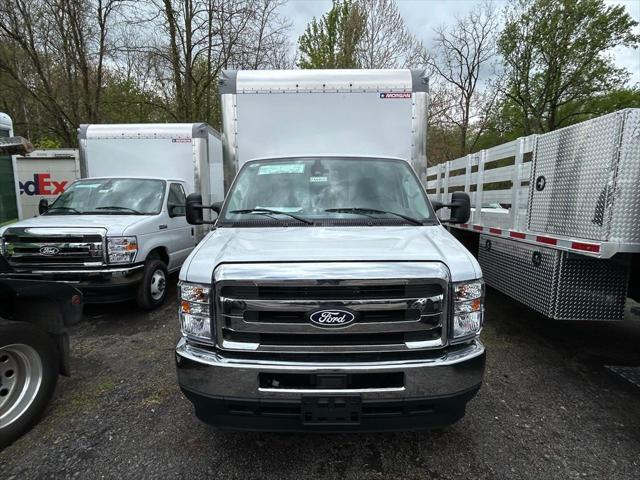 2027 Ford E-Series Cutaway Base