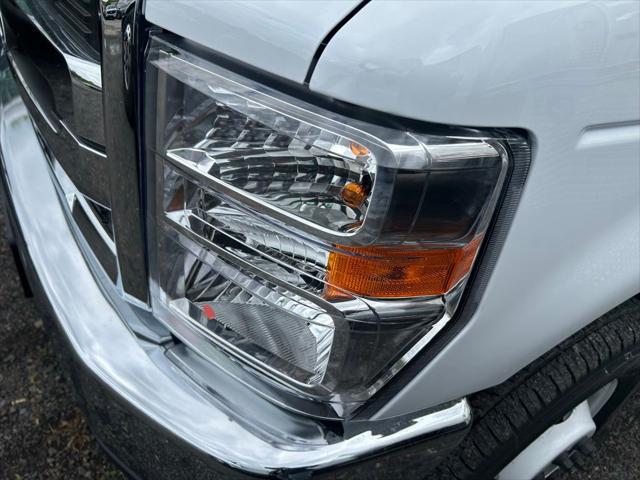 2027 Ford E-Series Cutaway Base