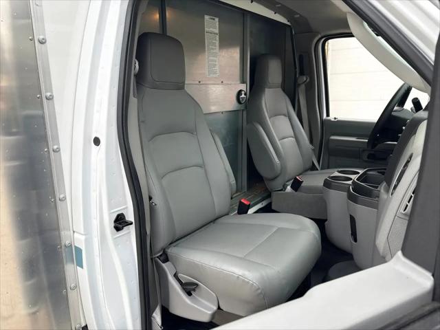 2022 Ford E-350 Cutaway Base