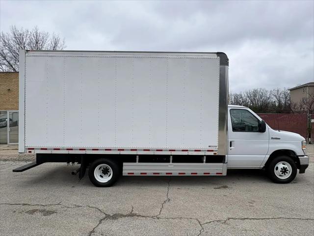 2022 Ford E-350 Cutaway Base