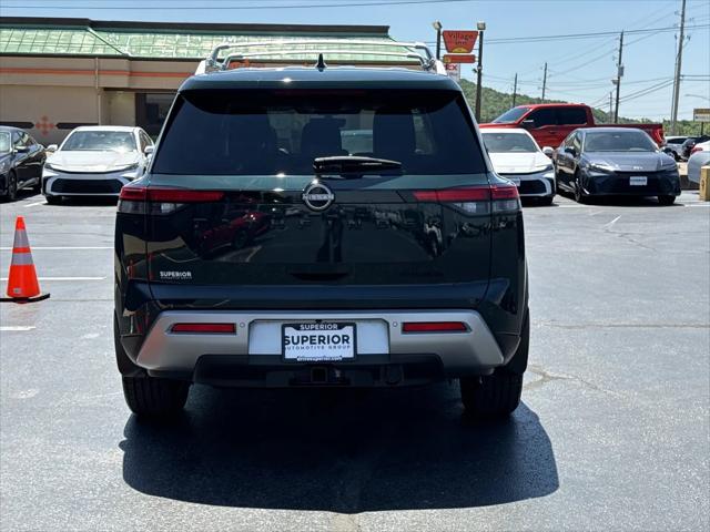 2025 Nissan Pathfinder Platinum FWD