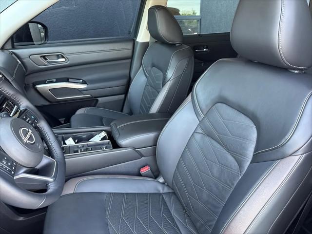 2025 Nissan Pathfinder Platinum FWD