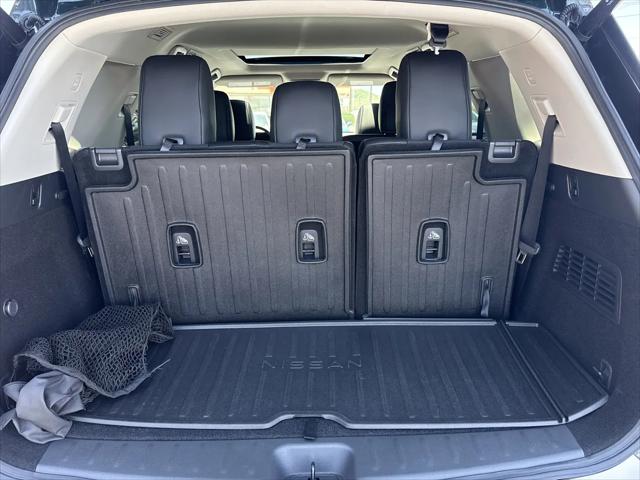 2025 Nissan Pathfinder Platinum FWD