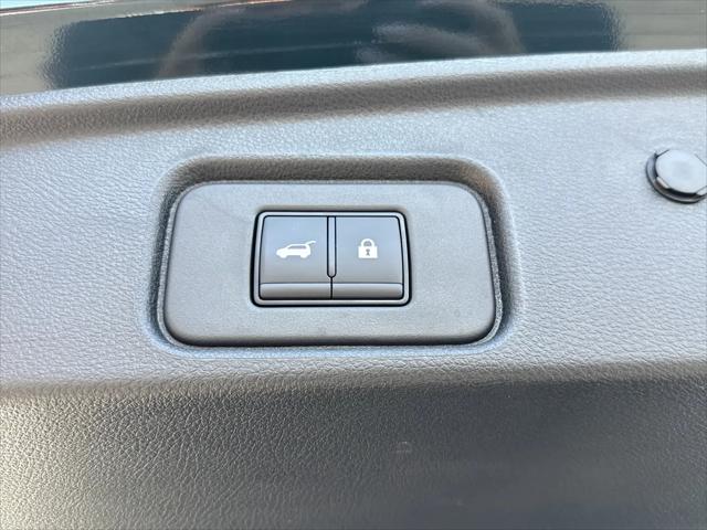 2025 Nissan Pathfinder Platinum FWD