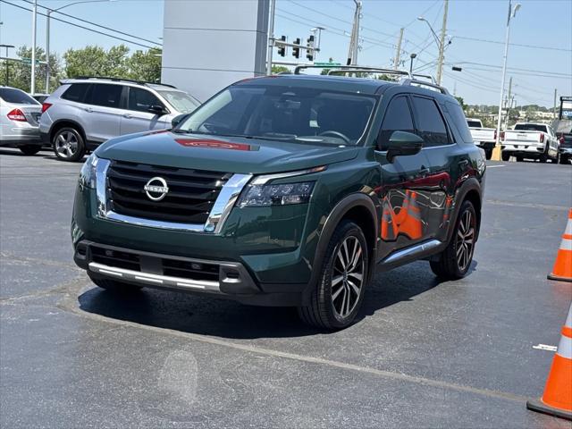 2025 Nissan Pathfinder Platinum FWD