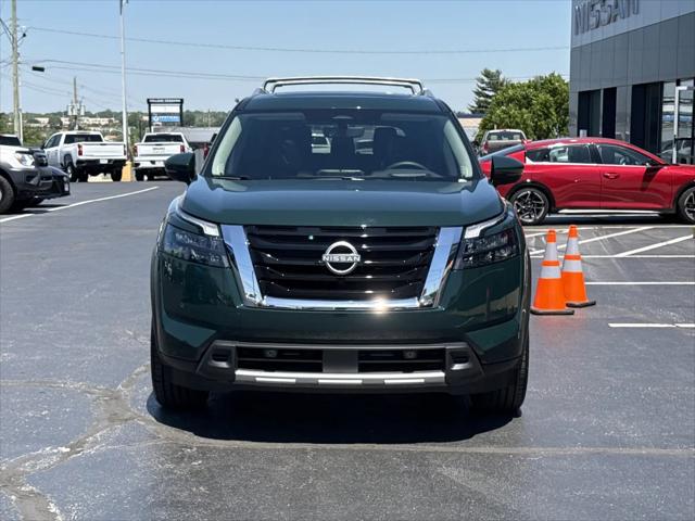 2025 Nissan Pathfinder Platinum FWD