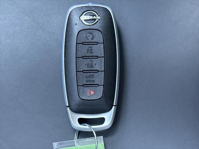2025 Nissan Pathfinder Platinum FWD
