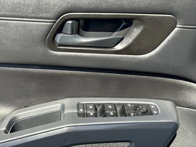 2024 Nissan Pathfinder S FWD