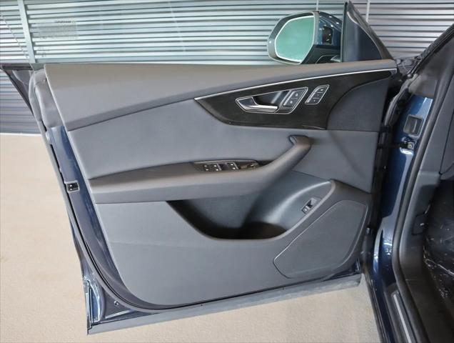 2025 Audi Q8 Premium 55 TFSI quattro