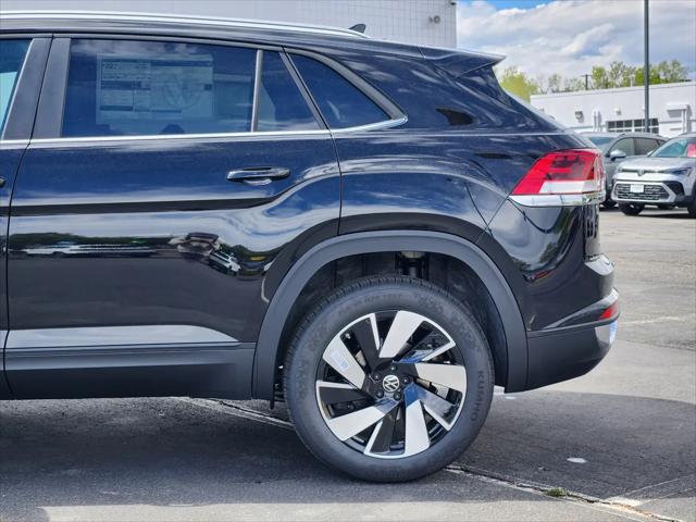 2026 Volkswagen Atlas Cross Sport SE with Technology